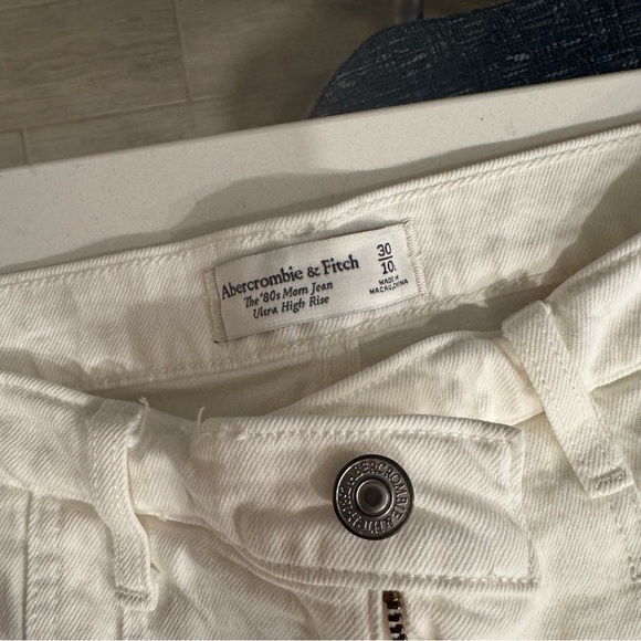 Abercrombie & Fitch - White Ultra High Rise Jeans - Picture 4 of 8
